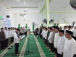 Disela Kegiatan Safari Ramadhan, Bupati Kotabaru Sekaligus Kukuhkan Panitia MTQ Nasional Tingkat Kabupaten di Pulau Laut Selatan