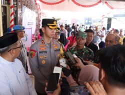 Polres Tabalong Gelar Gerakan Pangan Murah,Kapolres dan Bupati Borong sembako Berikan Kepada Pengunjung