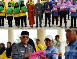 Garda Terdepan Wajah Kota, Ratusan Petugas DLH Kotabaru Terima Bantuan Sembako dari Bupati