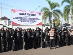 Polres Tabalong Gelar Apel Pasukan, Bentuk Kesiapsiagaan Pelayanan Pengamanan Unjuk Rasa Damai Di DPRD Tabalong 
