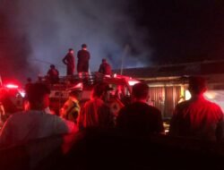 Rumah Kontrakan 10 Pintu Terbakar, Kerugian Capai 500 Juta Rupiah