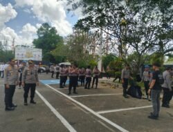 Usai Aksi Massa depan DPRD, Kapolres AKBP Fadli Pimpin Anggota Tunjukkan Aksi Humanis dengan Memungut Sampah