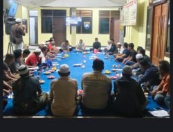 Jelang Haul ke-36 H. Hanafi Gubit, Relawan Cantung Barakat Perkuat Koordinasi di Mapolsek Kelumpang Hulu
