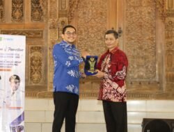 Bupati Tanah Bumbu Apresiasi Kontribusi 300 Mahasiswa ULM dalam KKN Tematik Lingkungan Hidup