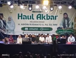 Hadirkan Gus Gendheng dari Kediri, Haul Akbar Keluarga Besar H Abidin Budianto Dipadati Hampir Ribuan Jamaah 