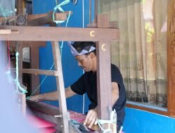 Dukungan Bupati Tanbu Dongkrak Produksi Tenun Pagatan hingga 90 Persen