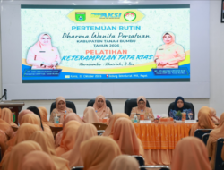 DWP Tanah Bumbu Gelar Pertemuan Rutin dan Pelatihan Tata Rias